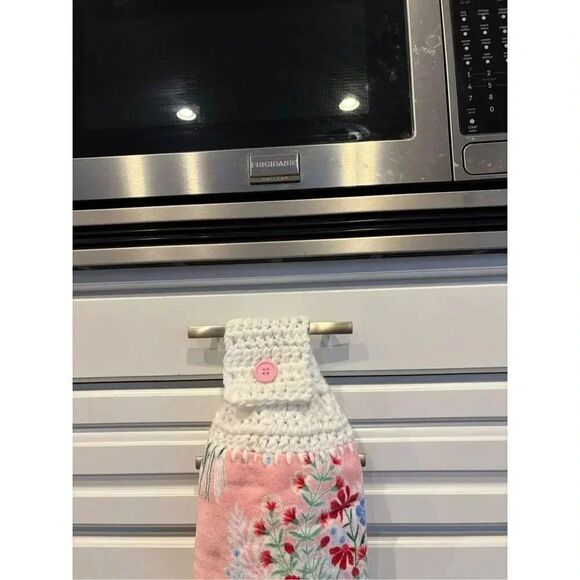 Crochet Top Kitchen Towel-Hello Spring pink towel red flowers.  White topper - Picture 2 of 2